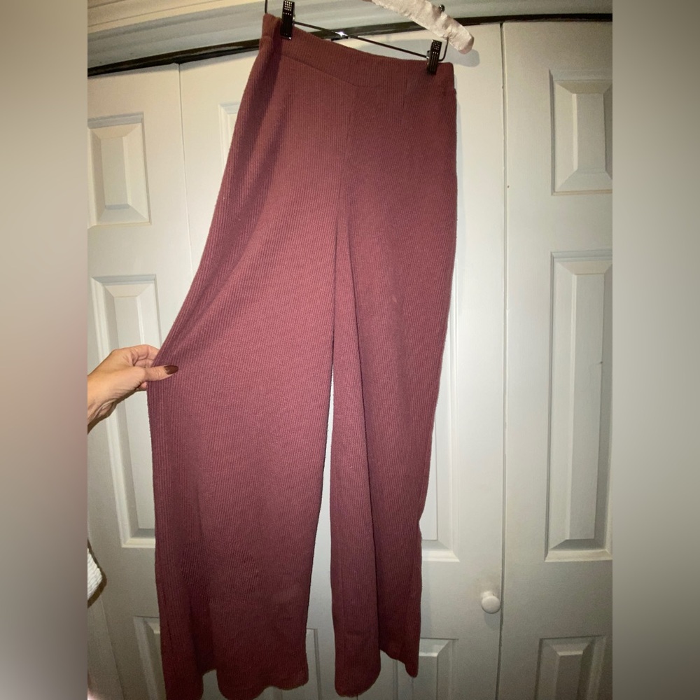 Boohoo plum knit stretch fitted pants . Size US 8 . Worn a few times